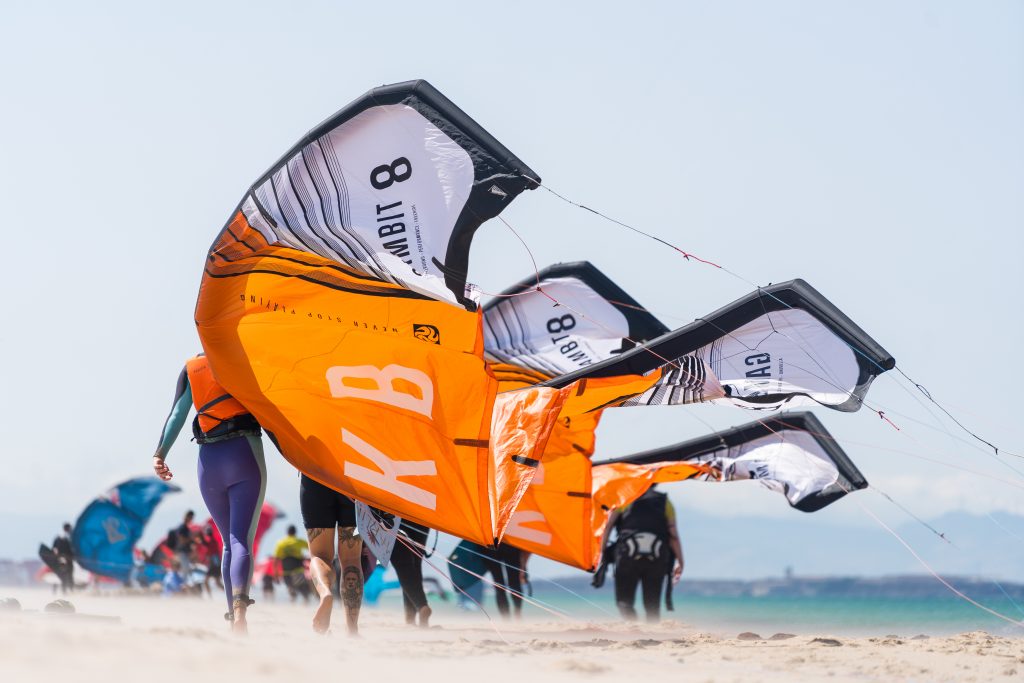 kites caminando en el kite camp 