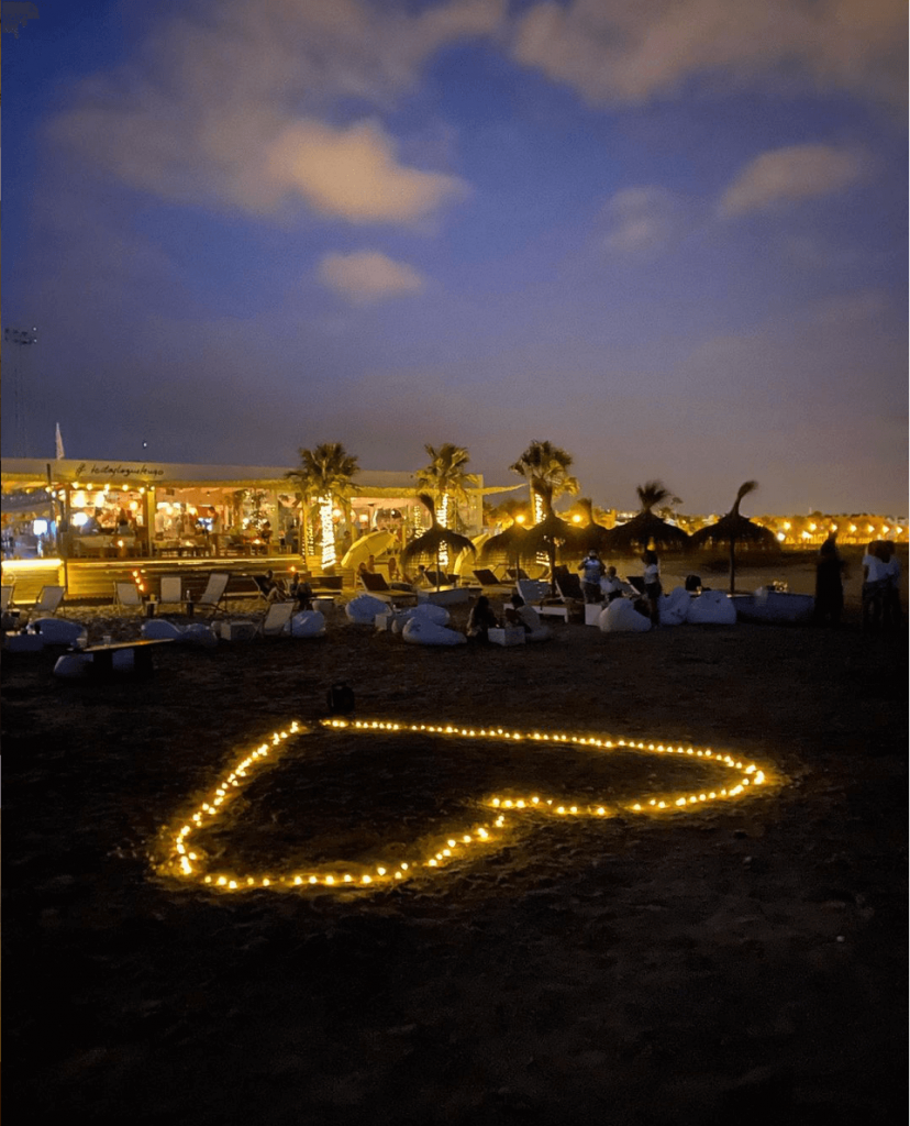 Night at Carbones 13: best beach bars Tarifa